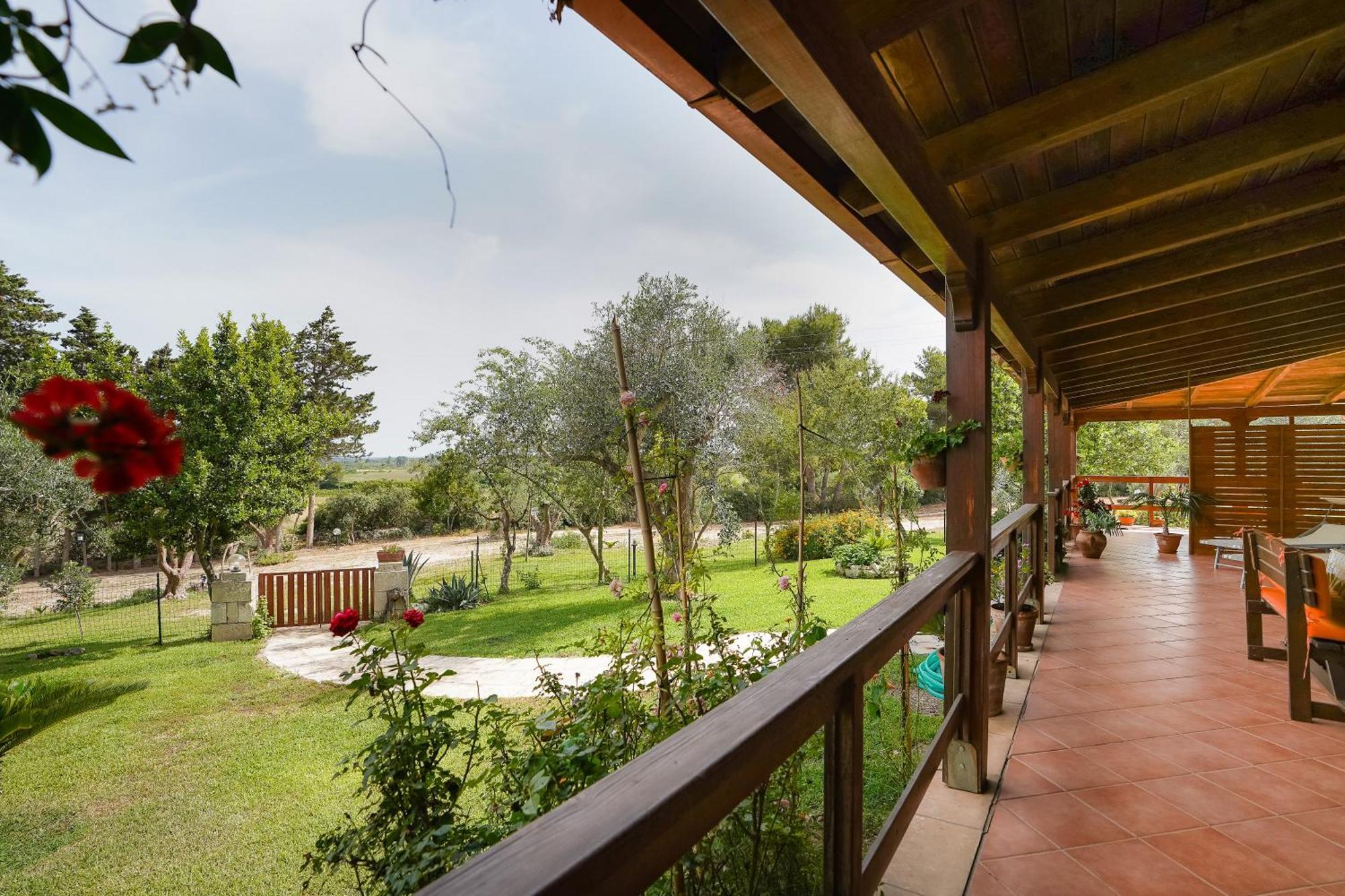 Casa Vacanza Russo Fernando Alimini Exterior foto